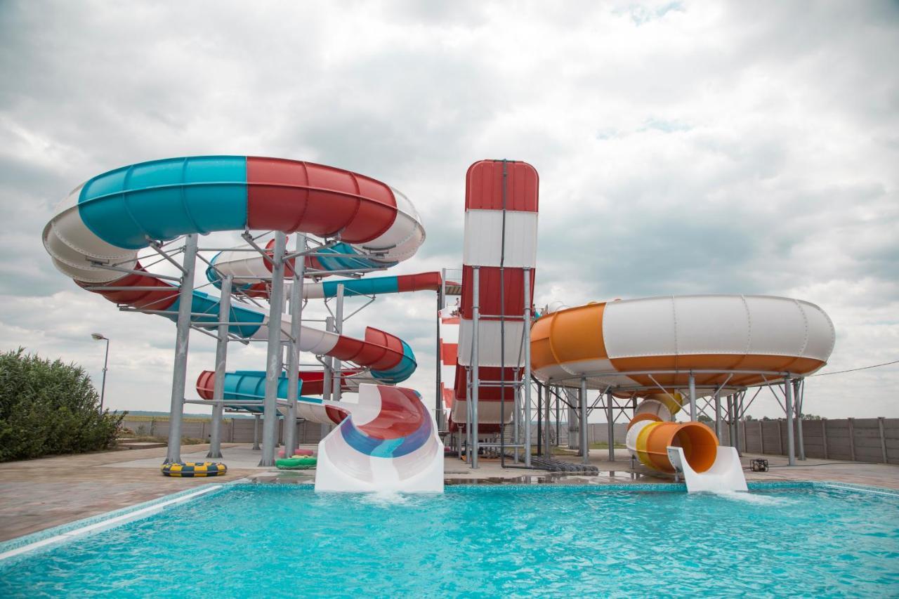 S Club Resort Hotel Aqua Park And Spa Belgrado Esterno foto