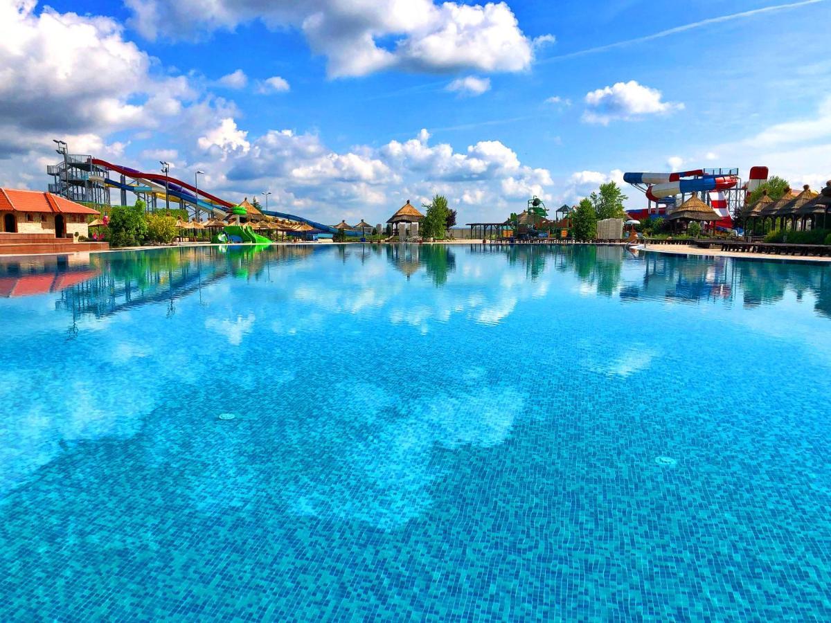 S Club Resort Hotel Aqua Park And Spa Belgrado Esterno foto