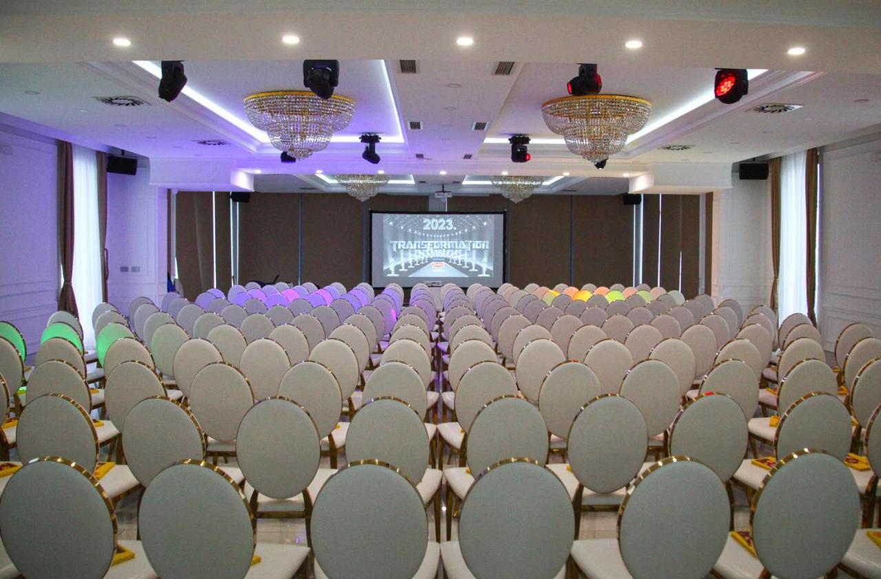 S Club Resort Hotel Aqua Park And Spa Belgrado Esterno foto